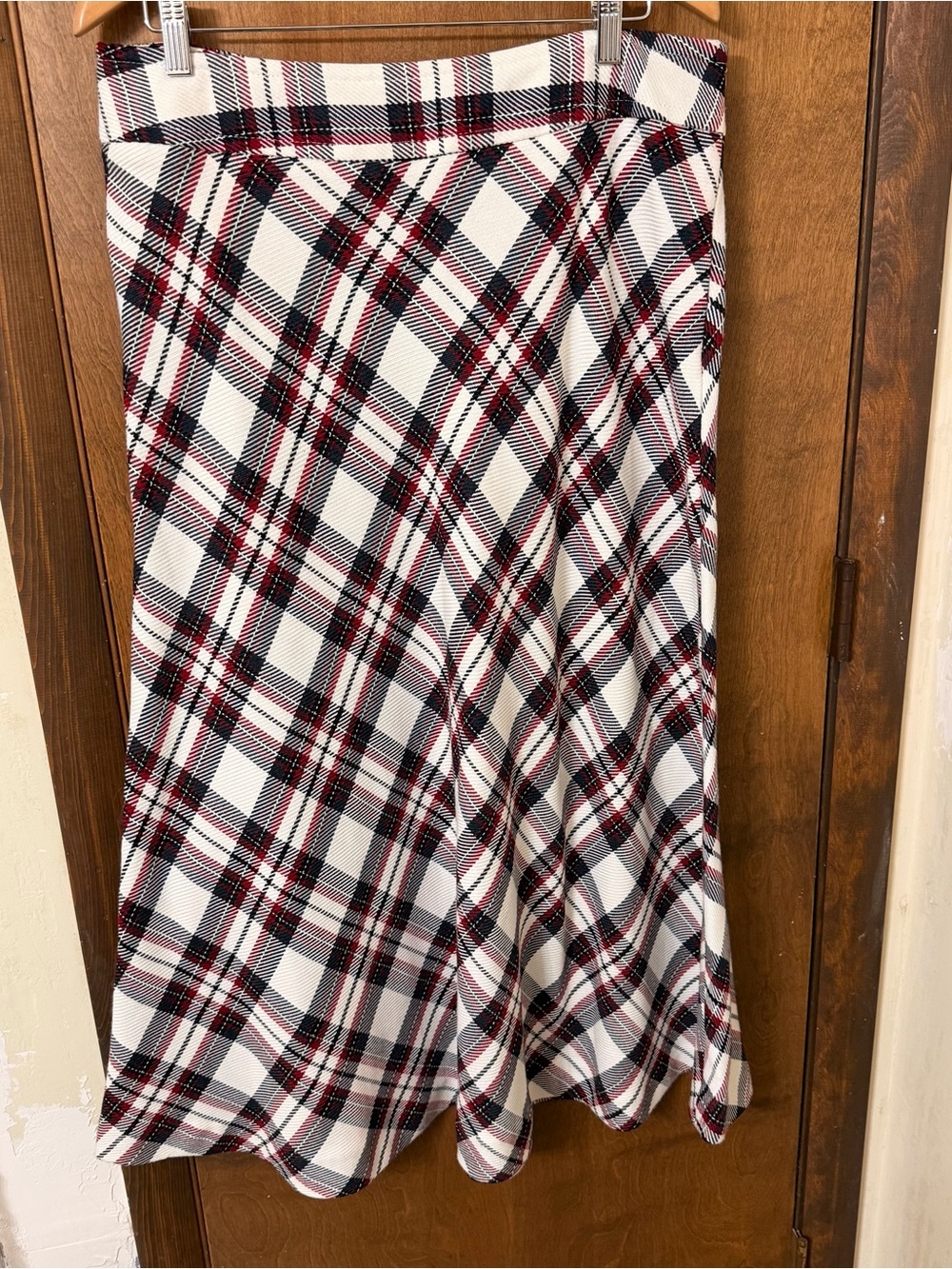 East 5th Women’s 16 White, Black & Red Plaid Long Skirt